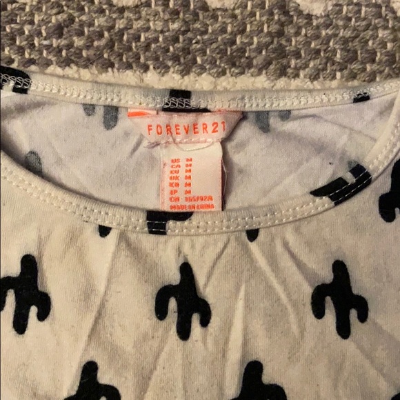 cropped t-shirt - Picture 2 of 2